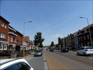 Straat met rijwoningen te Kortrijk