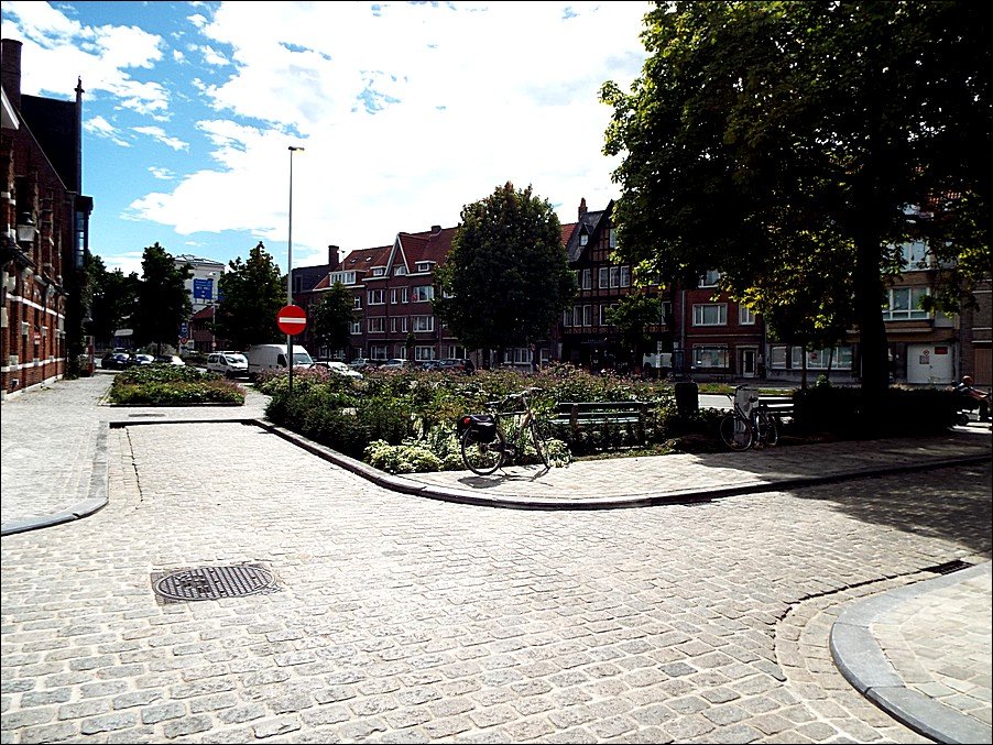 Schatting huis aan plein in Brugge